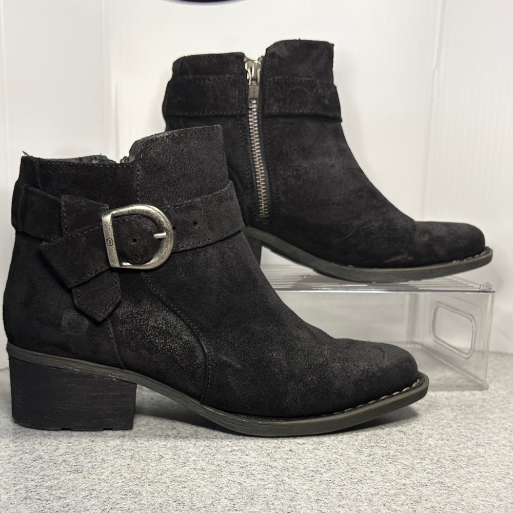 Born crown suede Black Ankle Boots with Buckle Detail. 7.5 stacked heel. Fc4